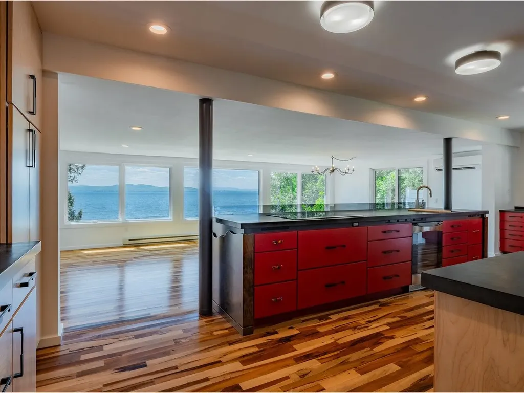 124 Sunset Cliff Road Burlington VT 05408