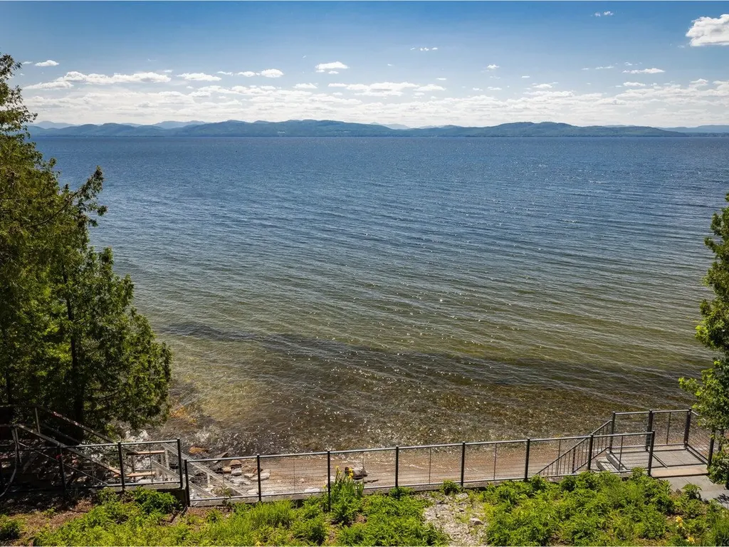 124 Sunset Cliff Road Burlington VT 05408