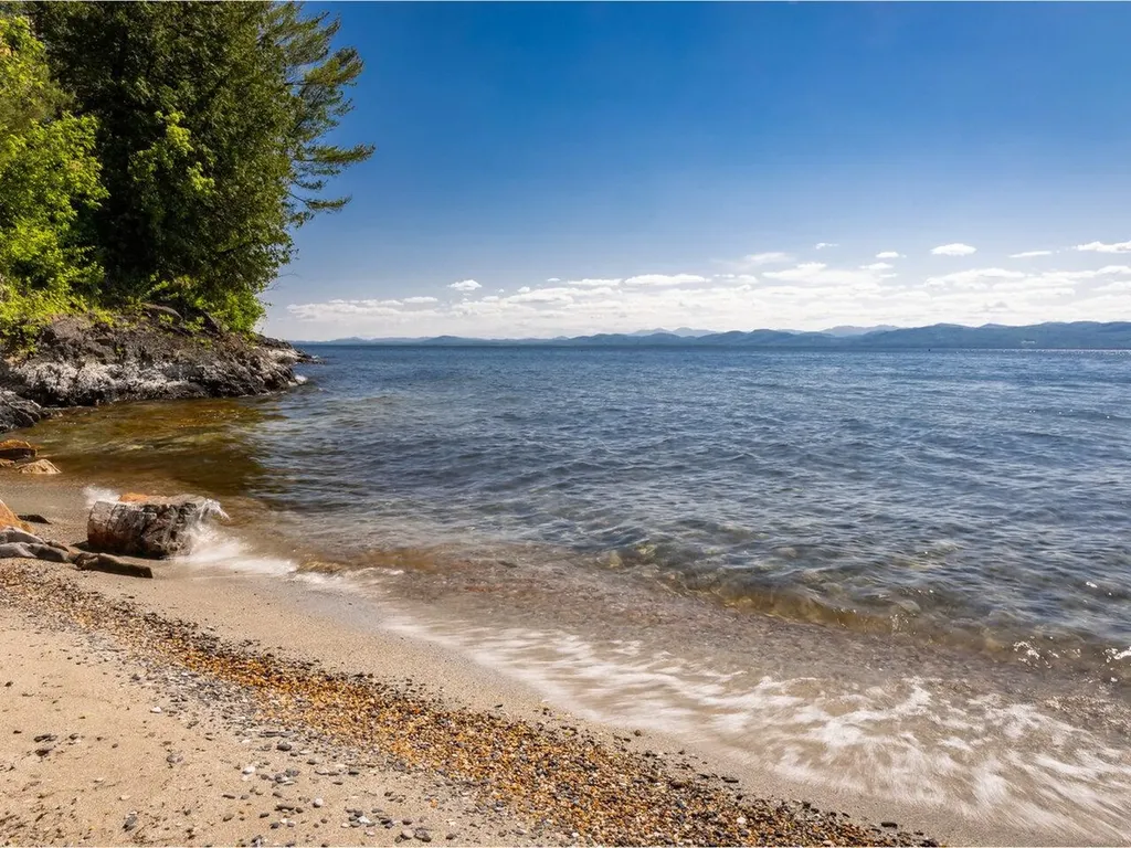 124 Sunset Cliff Road Burlington VT 05408