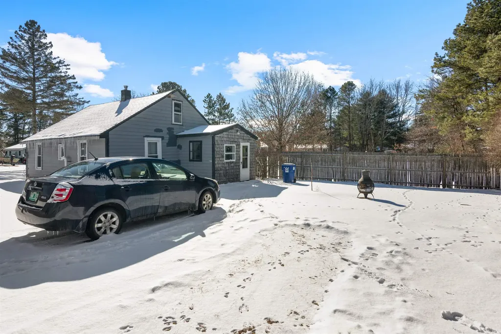 250-252 River Road Colchester VT 05446