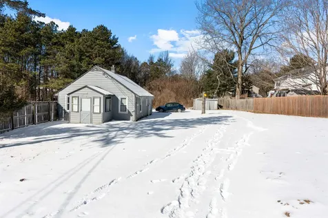 250-252 River Road Colchester VT 05446