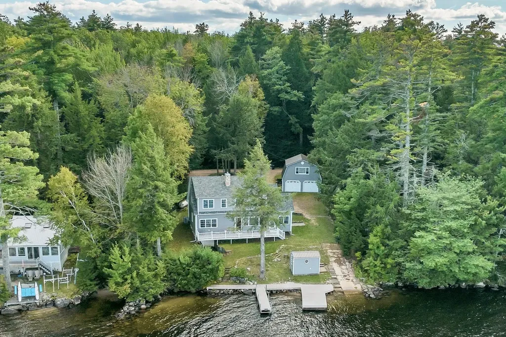 96 Townsend Shore Road Wolfeboro NH 03894