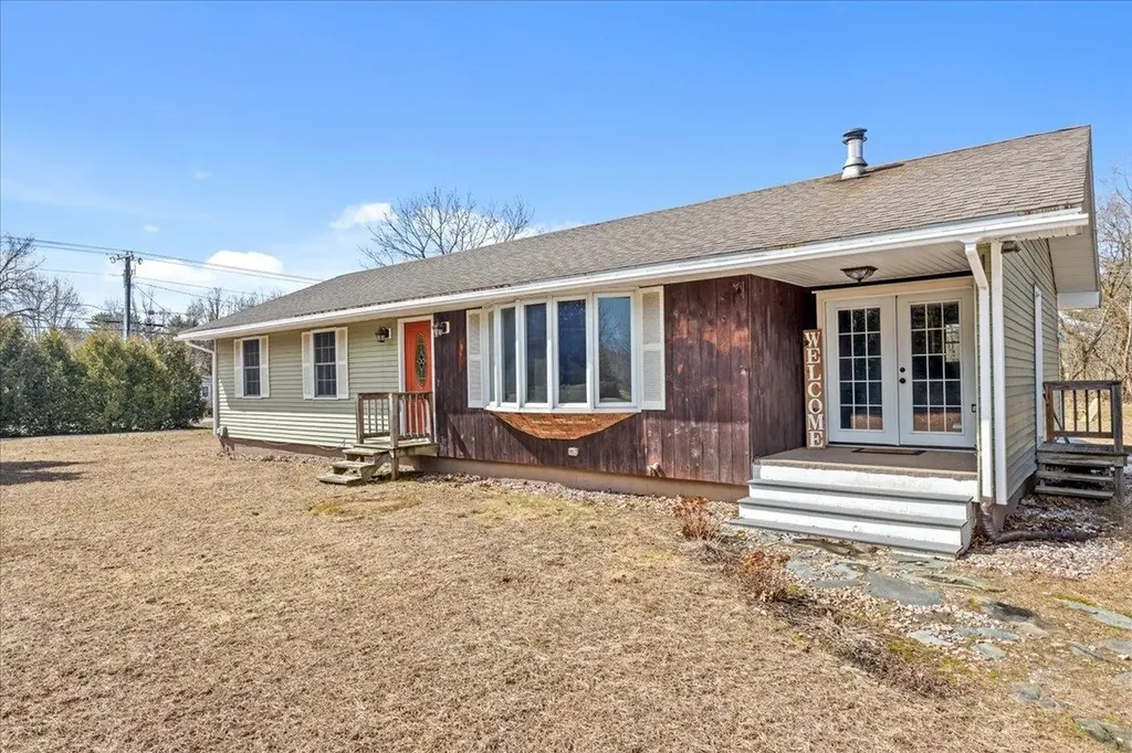 27 Meadow Lane Highgate VT 05459