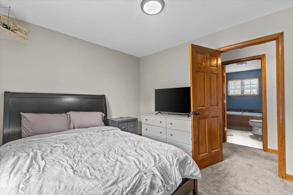 27 Meadow Lane Highgate VT 05459