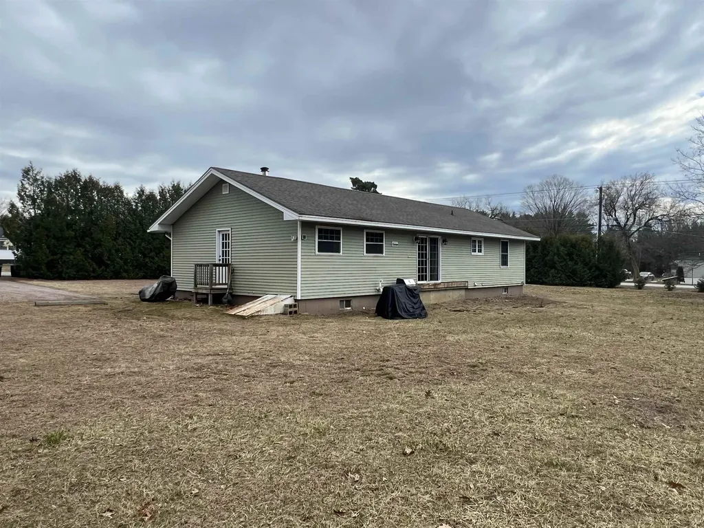 27 Meadow Lane Highgate VT 05459