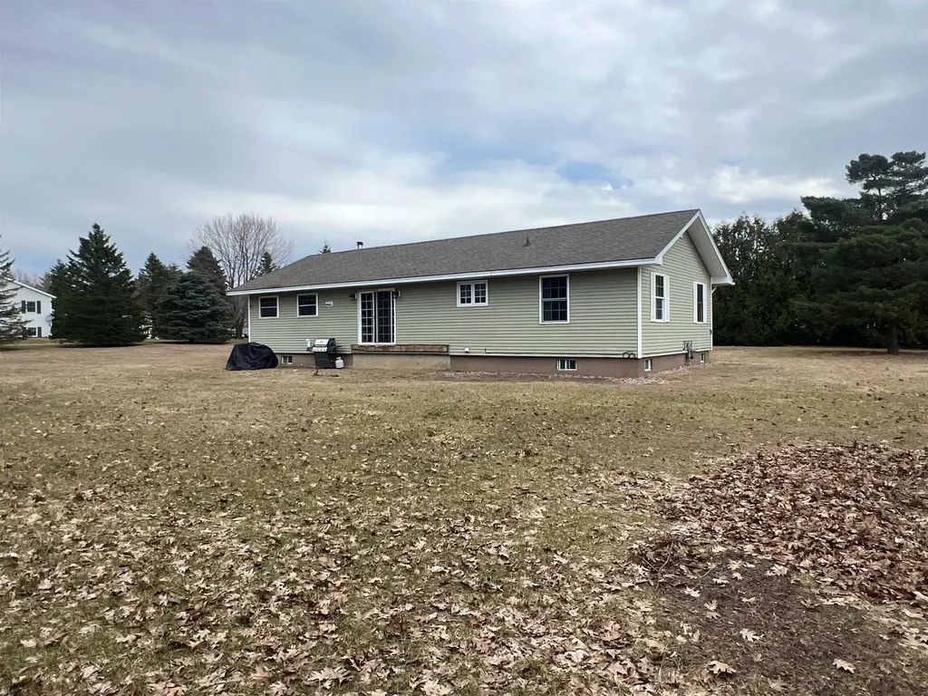 27 Meadow Lane Highgate VT 05459