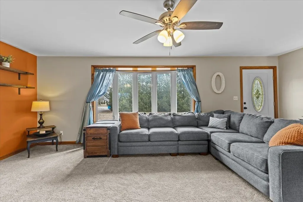 27 Meadow Lane Highgate VT 05459