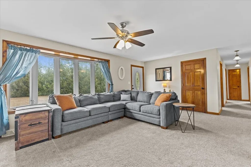 27 Meadow Lane Highgate VT 05459