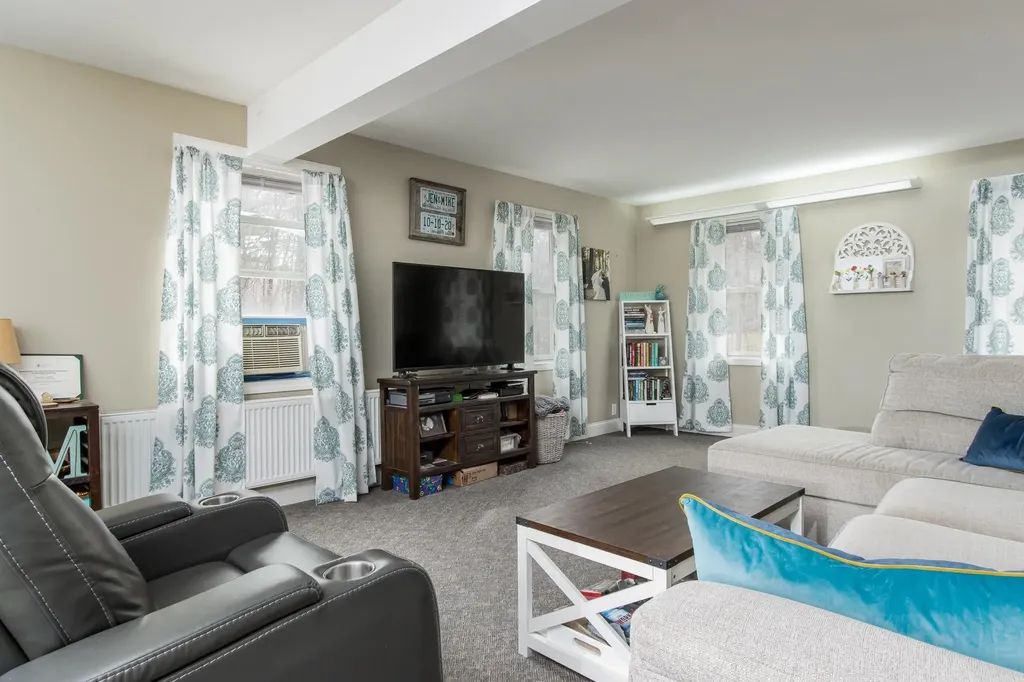 146 S. Hill Road New Boston NH 03070