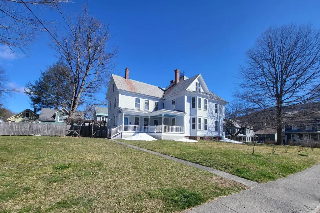 72 Oak Street Brattleboro VT 05301