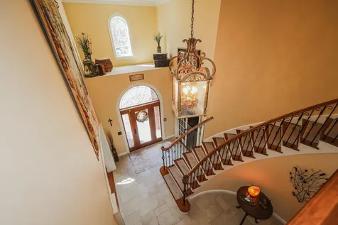 12 Chardonnay Terrace Bedford NH 03110
