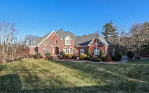 12 Chardonnay Terrace Bedford NH 03110