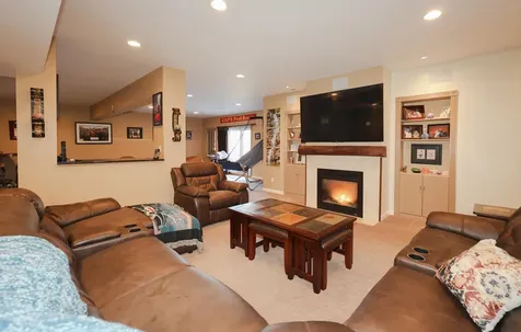12 Chardonnay Terrace Bedford NH 03110