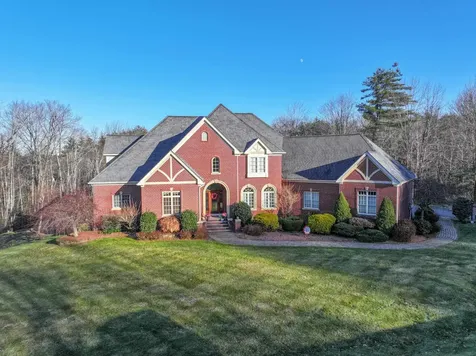 12 Chardonnay Terrace Bedford NH 03110