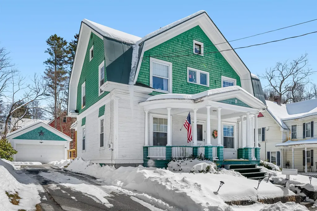 11 Maple Grove Street Barre City VT 05641