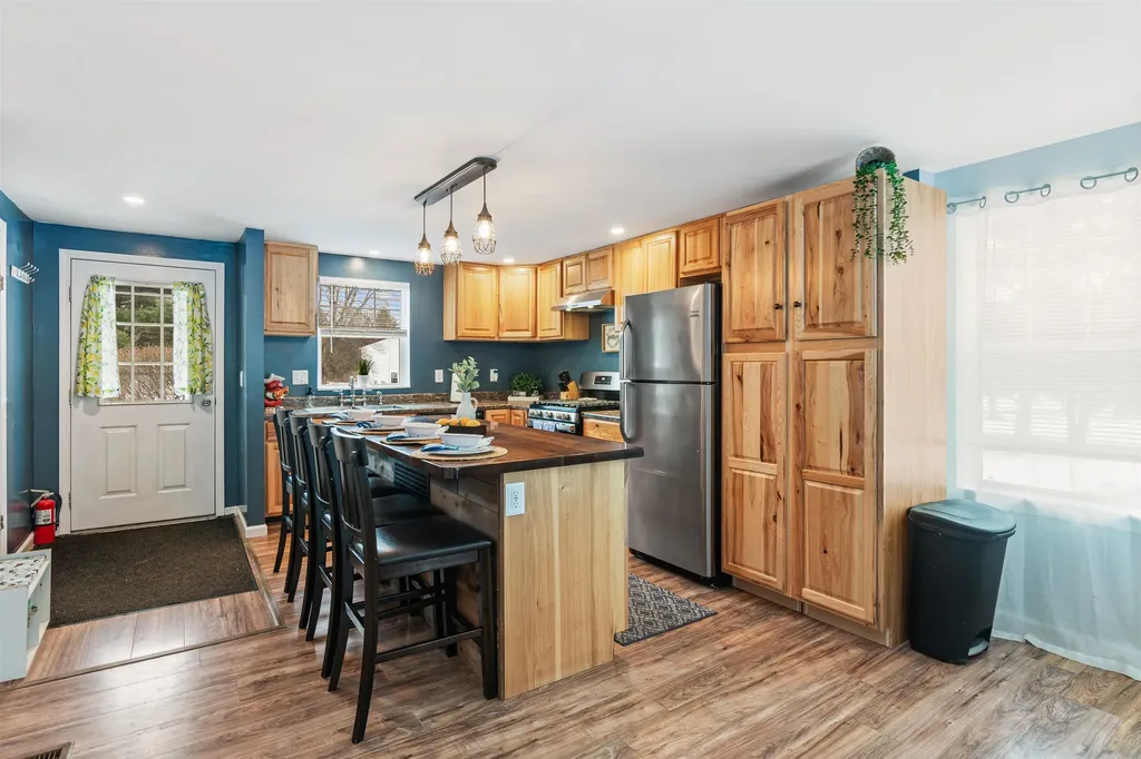 36 Robert Frost Circle Colchester VT 05446