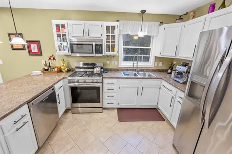 10 Raspberry Court Milton VT 05468