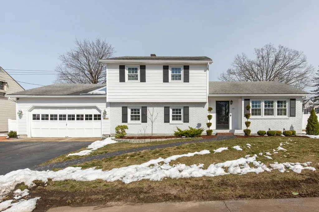 45 Gray Street Manchester NH 03103
