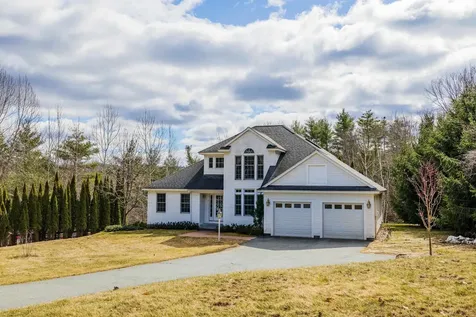 8 Chambers Circle Lebanon NH 03784