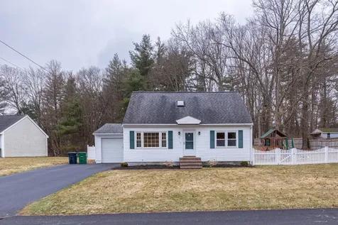 9 Country Side Drive Nashua NH 03062