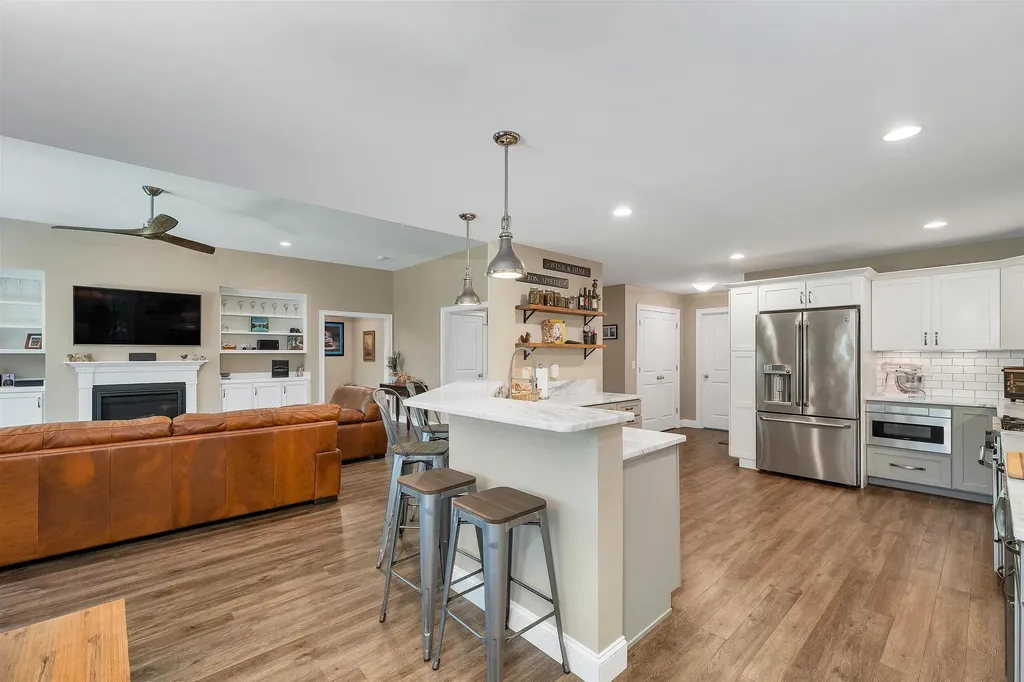 21 Aspen Drive Pelham NH 03076