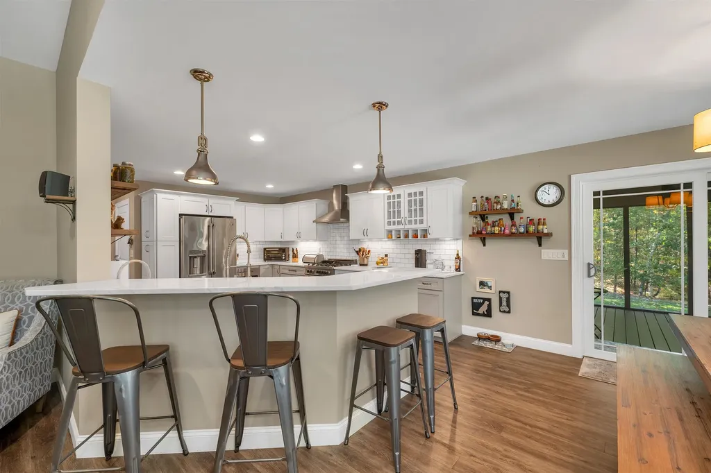 21 Aspen Drive Pelham NH 03076