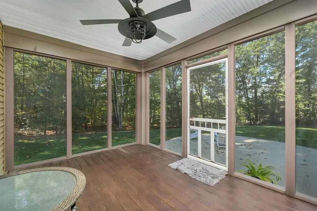 21 Aspen Drive Pelham NH 03076