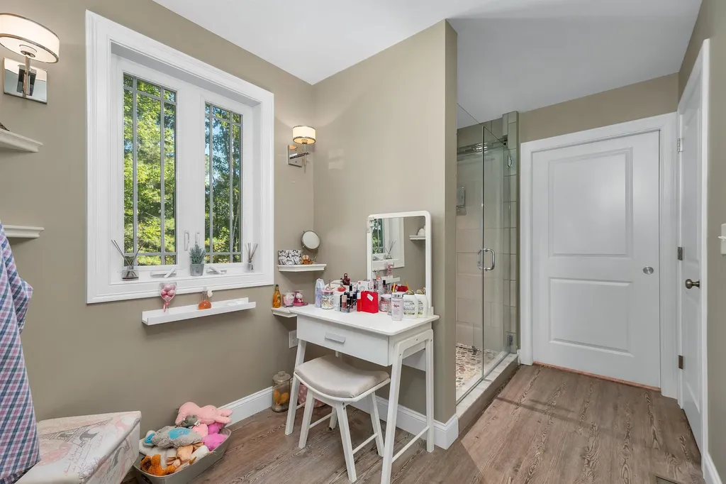 21 Aspen Drive Pelham NH 03076