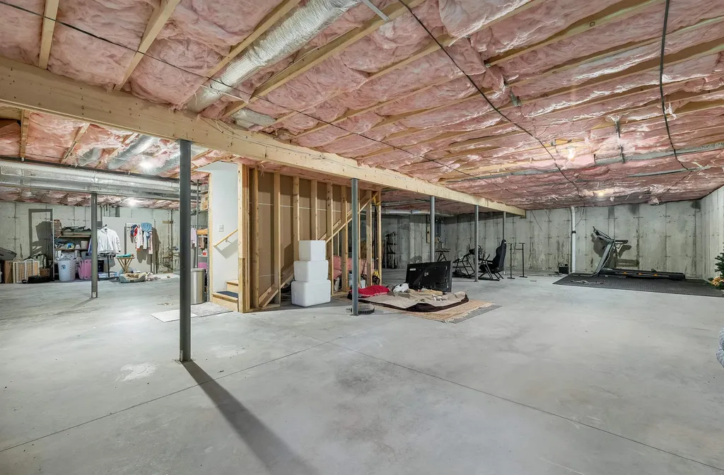 21 Aspen Drive Pelham NH 03076