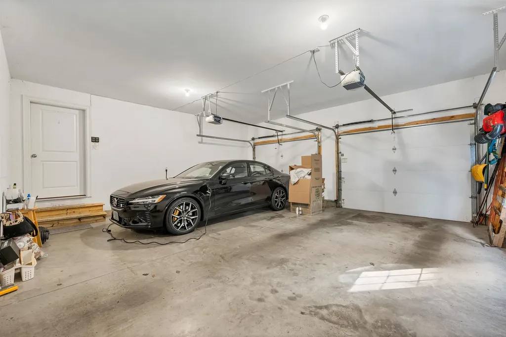 21 Aspen Drive Pelham NH 03076