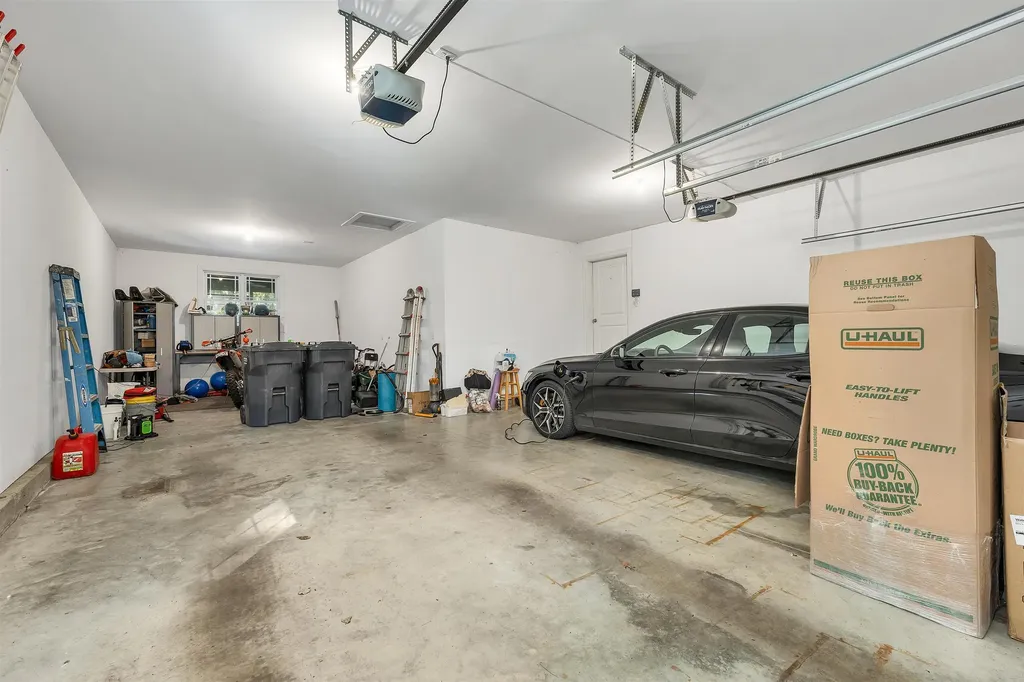 21 Aspen Drive Pelham NH 03076