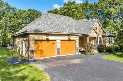 21 Aspen Drive Pelham NH 03076