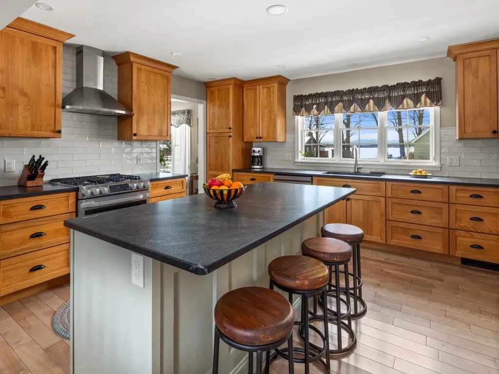 61 Bartlett Bay Road South Burlington VT 05403