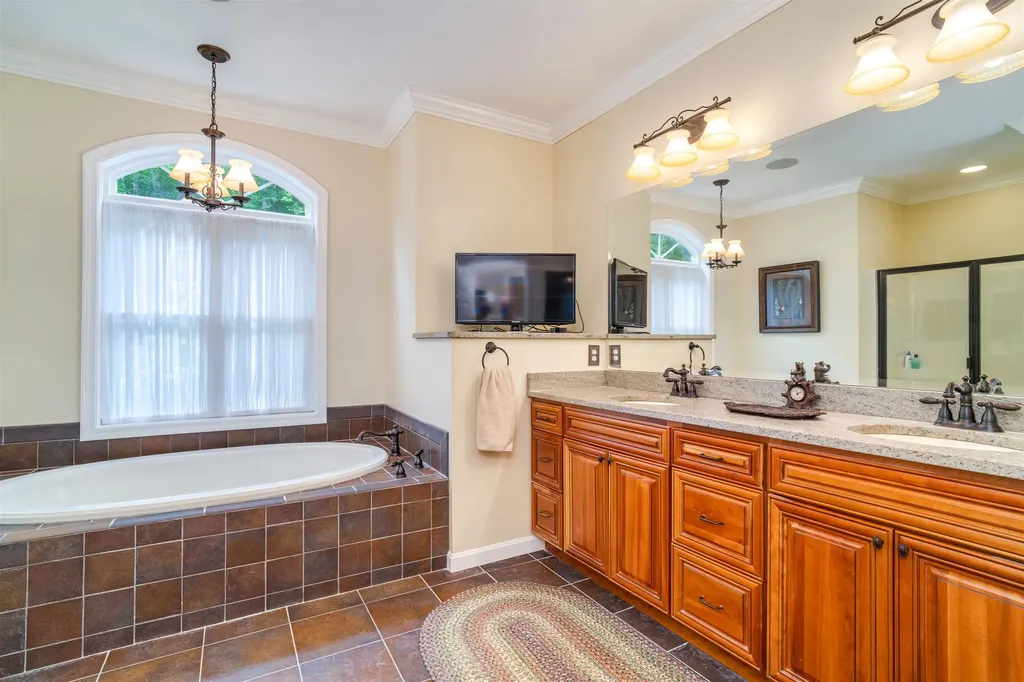 10 & 19 Abnaki Lane Moultonborough NH 03254