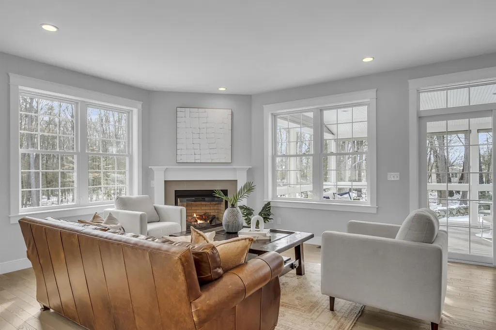 4 Jacqueline Way Stratham NH 03885