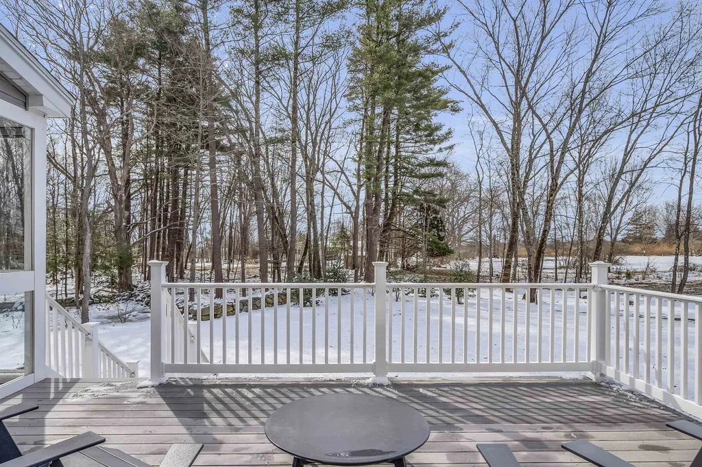 4 Jacqueline Way Stratham NH 03885