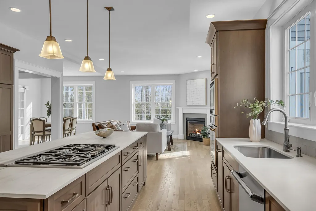 4 Jacqueline Way Stratham NH 03885