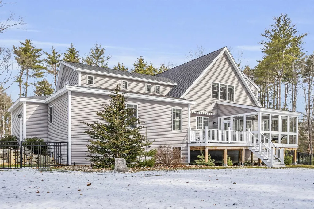 4 Jacqueline Way Stratham NH 03885