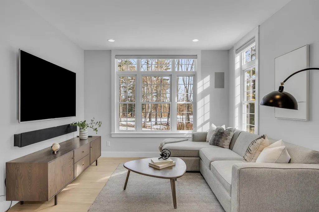 4 Jacqueline Way Stratham NH 03885