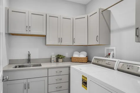 4 Jacqueline Way Stratham NH 03885