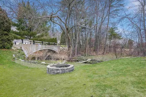 27 Priscilla Way Pelham NH 03076