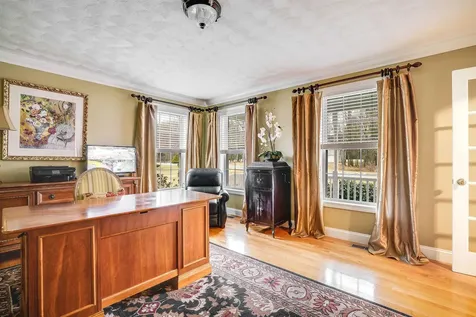 27 Priscilla Way Pelham NH 03076