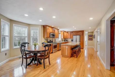27 Priscilla Way Pelham NH 03076