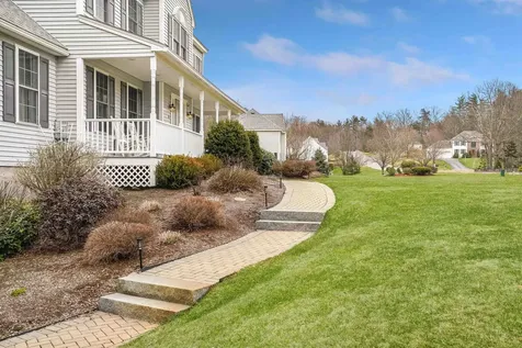 27 Priscilla Way Pelham NH 03076