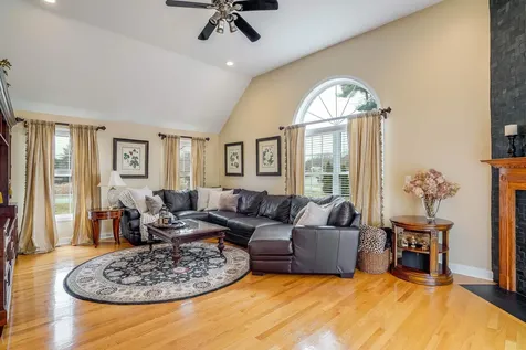 27 Priscilla Way Pelham NH 03076