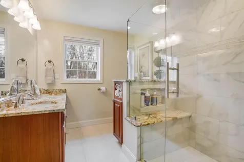 27 Priscilla Way Pelham NH 03076