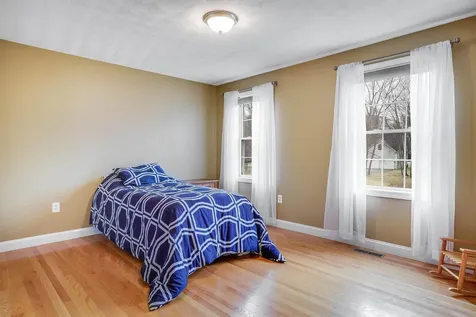27 Priscilla Way Pelham NH 03076