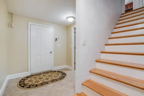 27 Priscilla Way Pelham NH 03076