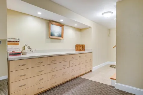 27 Priscilla Way Pelham NH 03076
