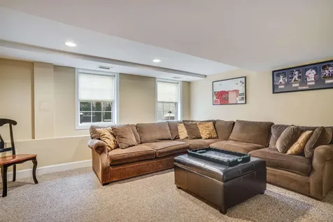 27 Priscilla Way Pelham NH 03076